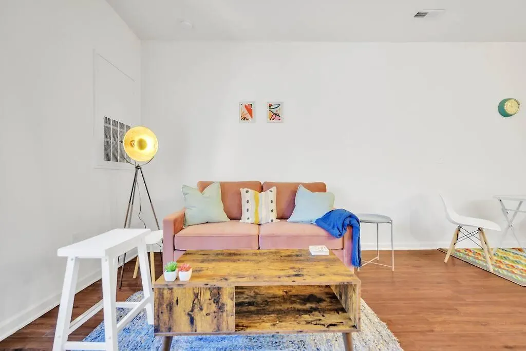 1Br King Bed Near Shopping, Dining & Entertainment Apartment Charlotte