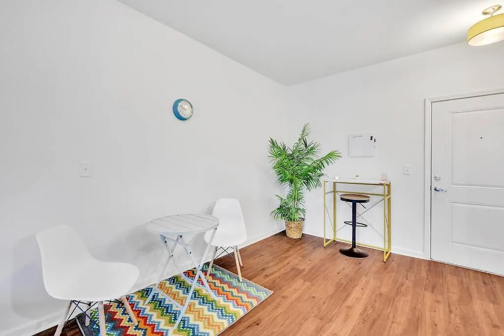 1Br King Bed Near Shopping, Dining & Entertainment Apartment Charlotte