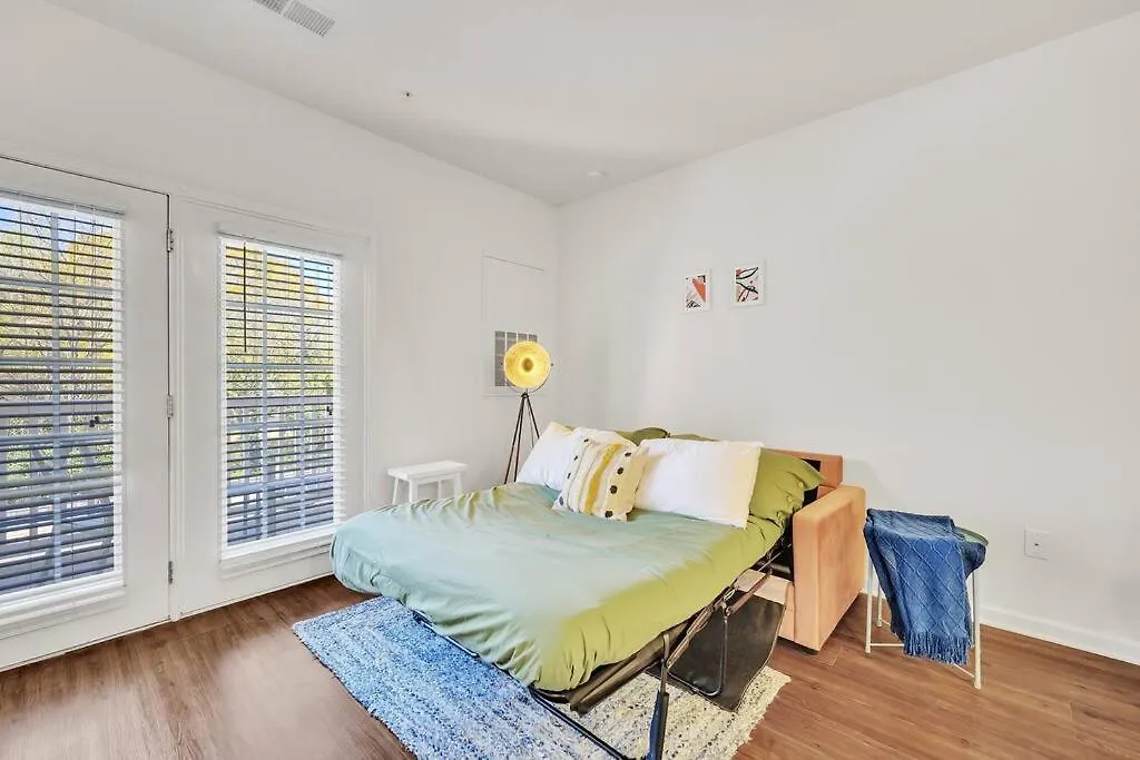 1Br King Bed Near Shopping, Dining & Entertainment Daire Charlotte ABD