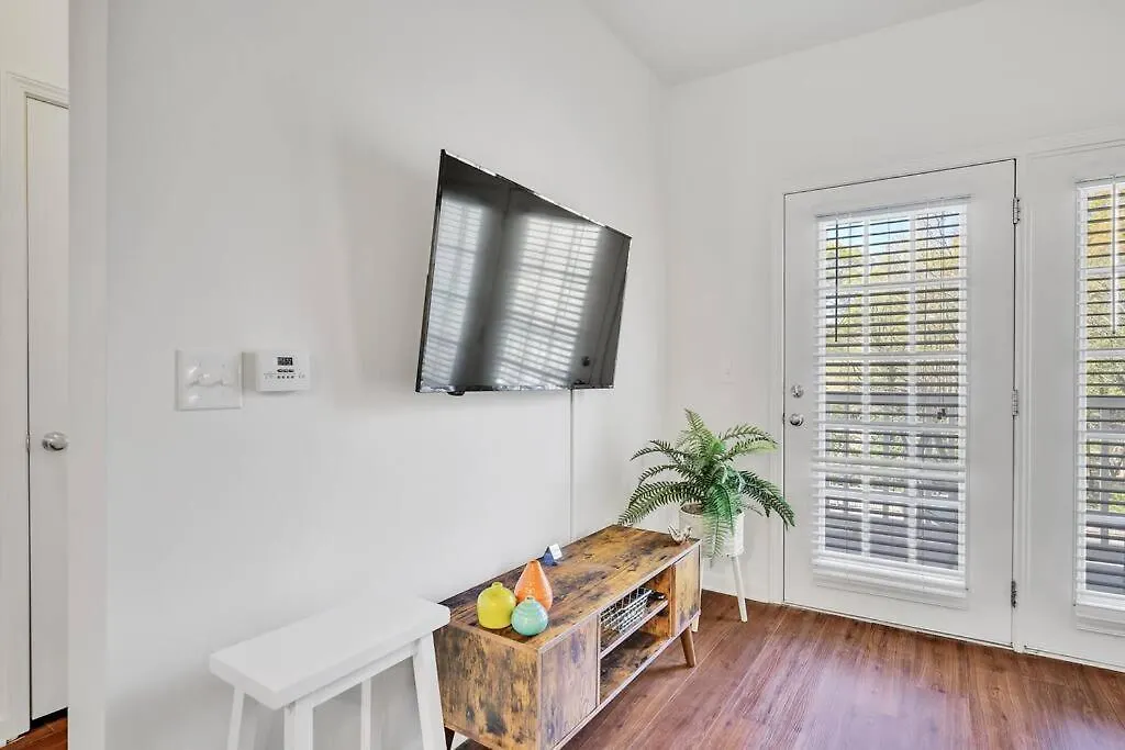 1Br King Bed Near Shopping, Dining & Entertainment Daire Charlotte ABD